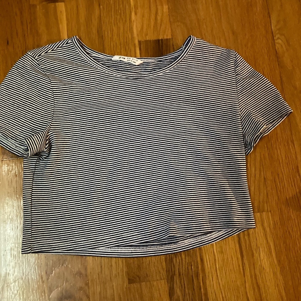 crop shirt